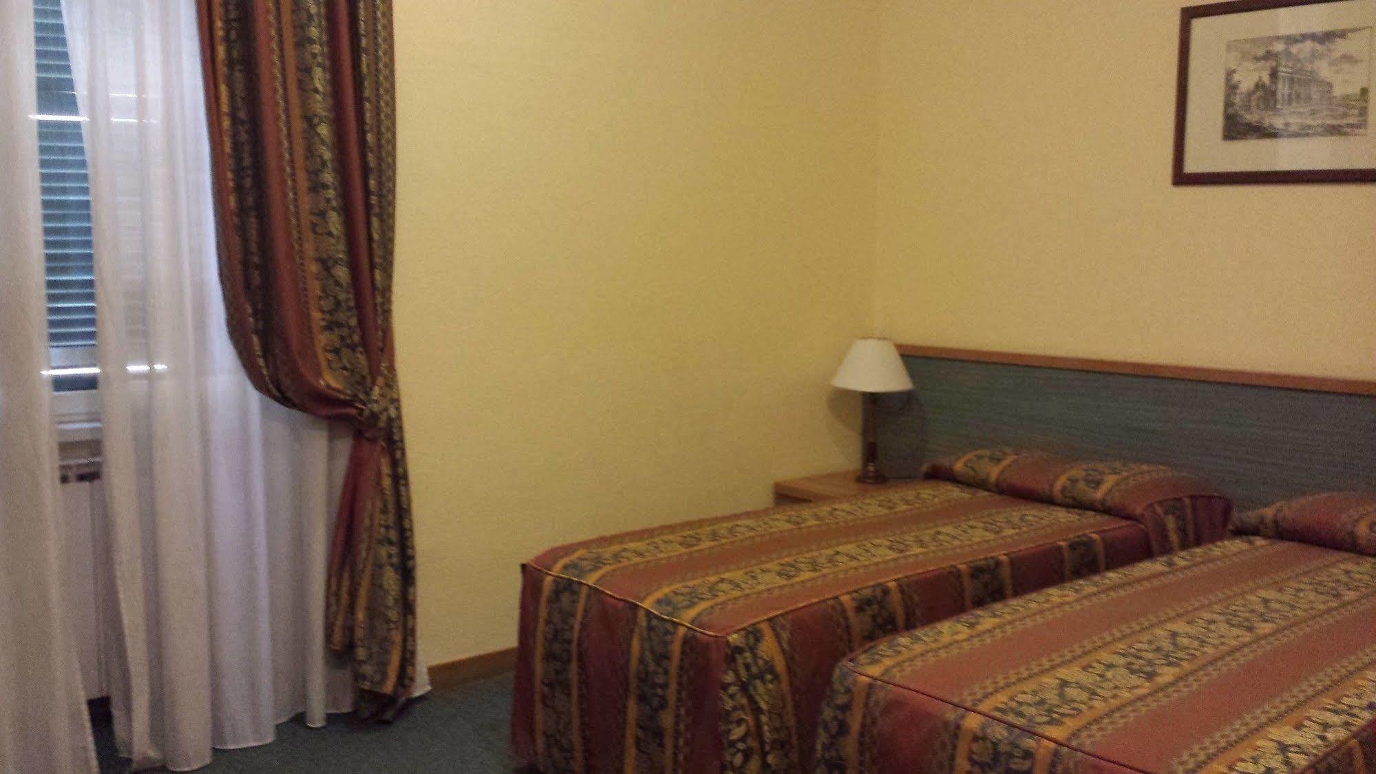 Hotel Stella Рим Екстер'єр фото